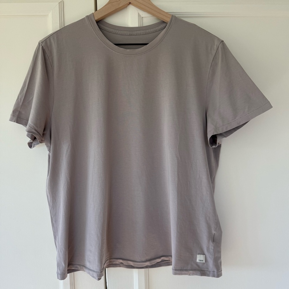 Vuori Women’s Short Sleeve Feather Classic Tee size M